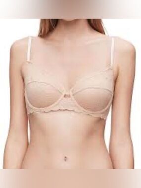 Calvin Klein Bra Size 36C Lightly Lined in Blush Pink.